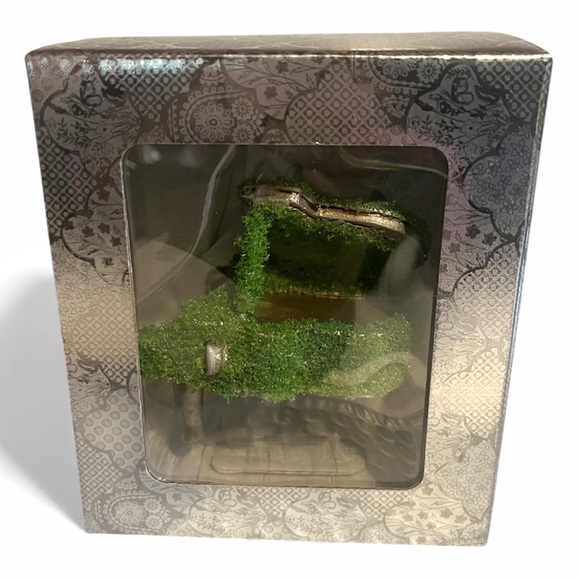 (SOLD) 🆕 Taylor Swift Moss Cardigan Piano Ornament - Picture 2 of 5